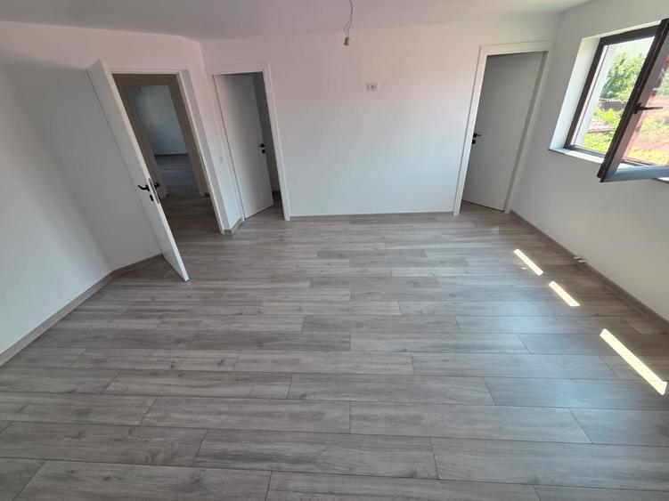 Proprietate Excepțională în Zonă de Case – Vilă Modernizată, Centrală Gaz, Compa