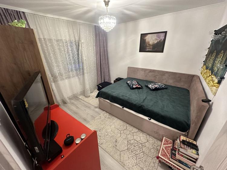 Apartament 3 camere zona Tomis 3 cu Centrala Renovat Total