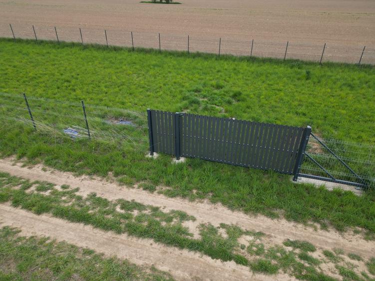 Teren intravilan 710 M²  împrejmuit com. Reci Covasna