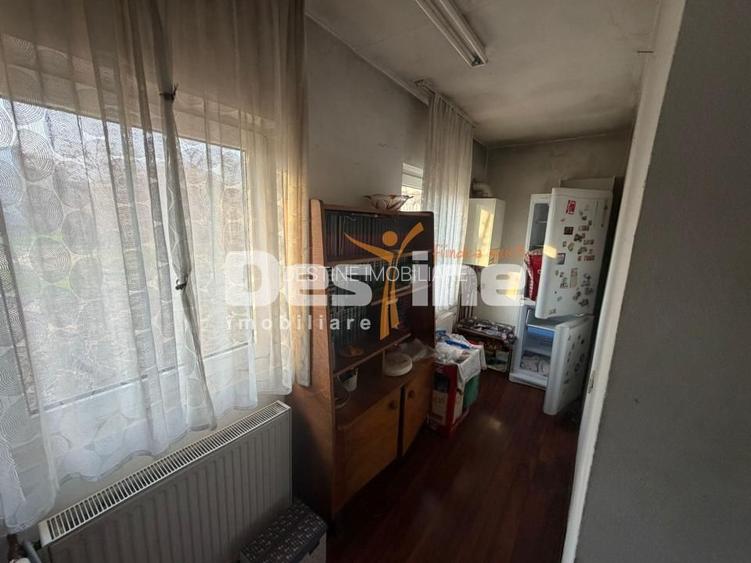 Casa +Teren intravilan 900 mp ( 2 corpuri de casă )Calea Giulești