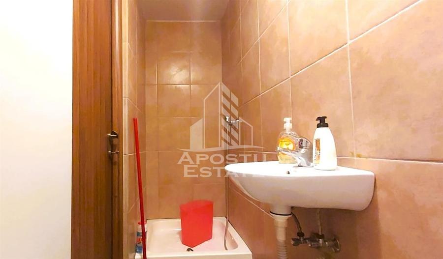 Spatiu comercial 67 mp central