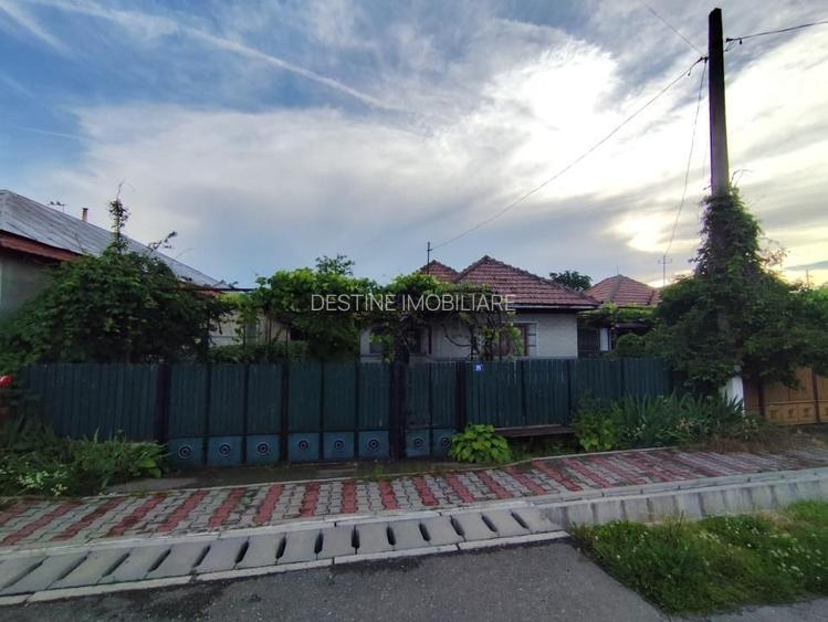 Casa si 2166 mp teren Magureni