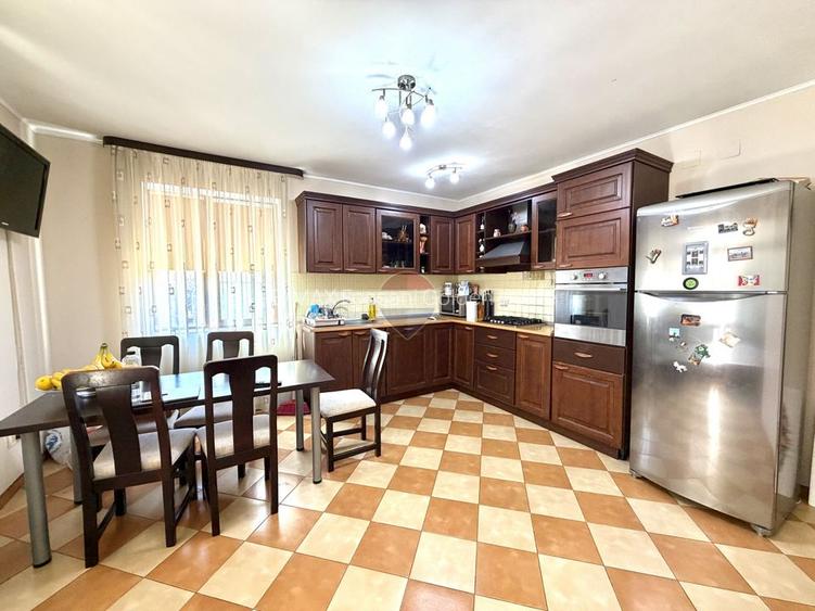 Casa/Vilă Str Vrancei - 17