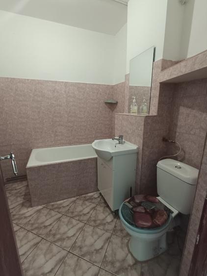 Particular ofer spre vânzare apartament cu 2 camere decomandat