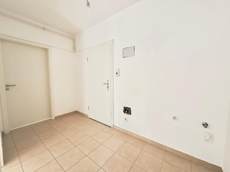 Apartament cu 2 camere de vanzare in Avantgarden Bartolomeu,nemobilat,et 3/8