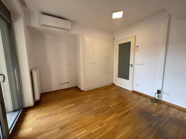 Apartament cu 4 camere și terasă, parcare si boxa, complex securizat Baneasa