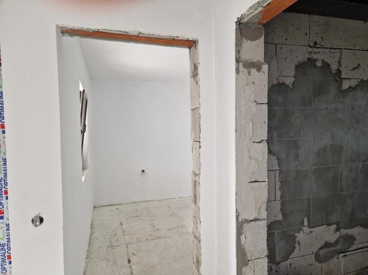 Agenție imobiliară vindem casa la sol cu 4 camere în Năvodari