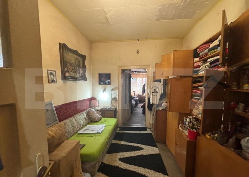 Casa de vanzare, 37 mp, teren 515 mp, zona Titulescu - Semicentral