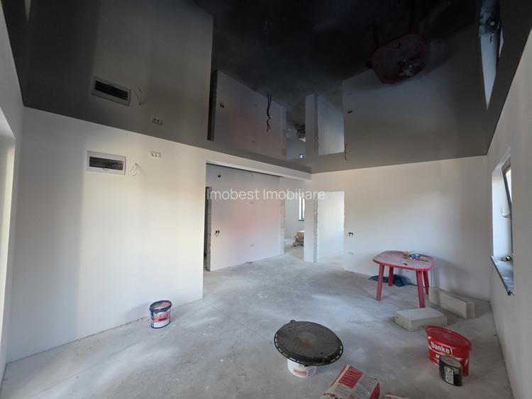 Oportunitate! Casa la sol, 3 camere, posibilitate de mansardare, Valu lui Traian