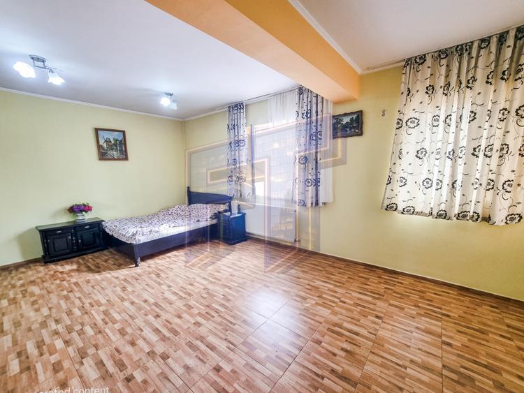 Casa 10 camere Andronache, S+P+1+M, potrivită pentru Clinică, Scoală, Azil