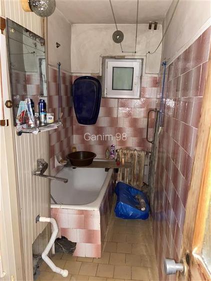 Apartament 2 camere , zona b- dul Independentei , et 1 din 4 , decomandat , 55 m - 13