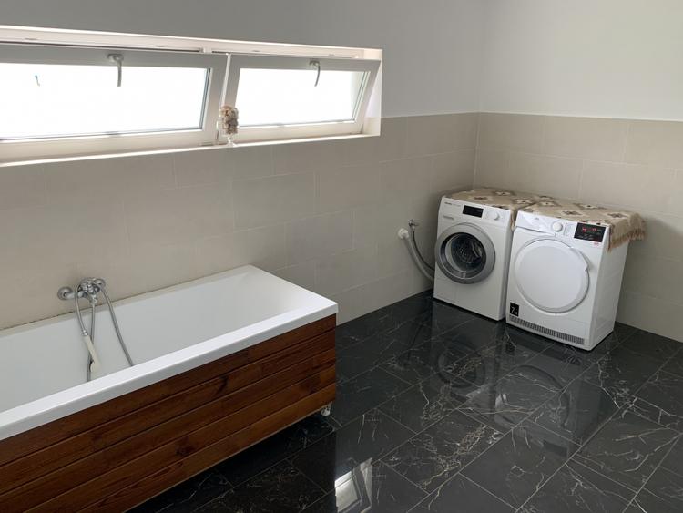 OPORTUNITATE! Duplex modern cu curte generoasa complet mobilat D-Jucu, jud. Cluj