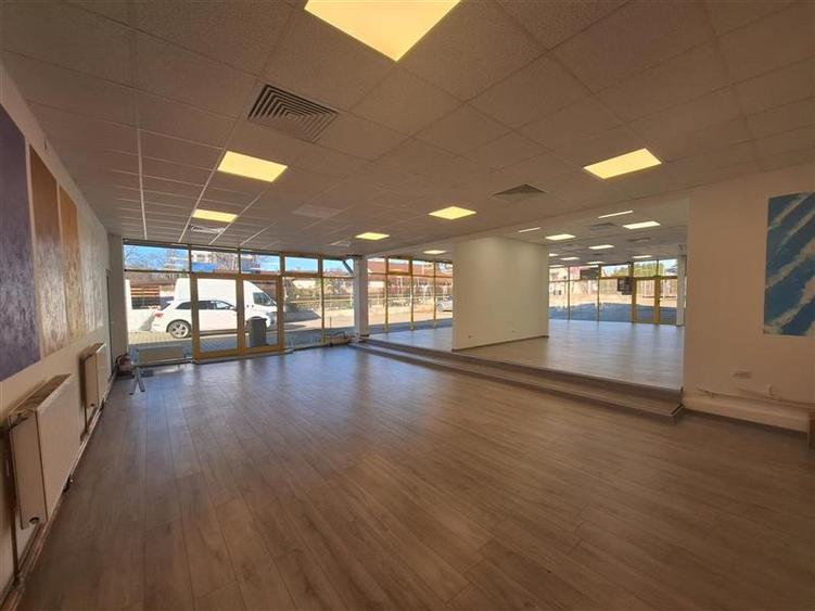 Showroom | 2 x Hale | Teren 1900 mp – inchiriere | vanzare, Bucegi