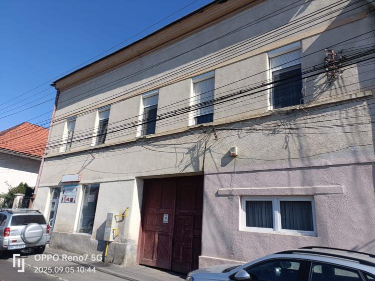 Casă de vânzare în Reghin zona centrală.