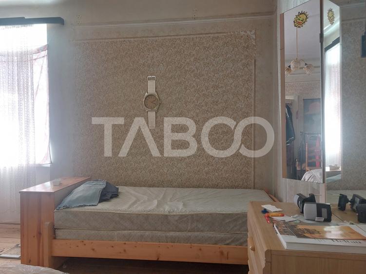 Casa si curte individuala 2 corpuri de casa separate 4 camere gradina