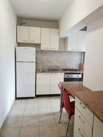 Apartament 2 camere de închiriat | Bulevardul Unirii 33 | Vedere la bulevard