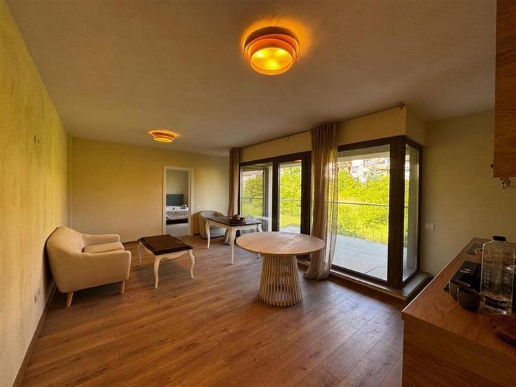 Apartament 3 camere,70 mp + terasa ,situat pe strada Borhanciului!