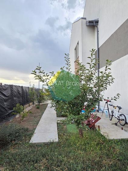 Casă tip duplex P+1+M, cu mansardă de 50 mp și curte generoasă