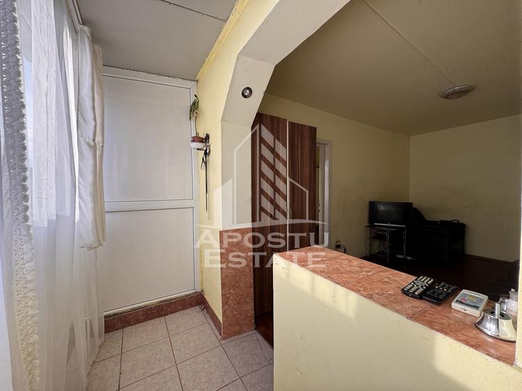Apartament 2 camere , semidecomandat, 37mp utili, et.4/4, zona Sagului