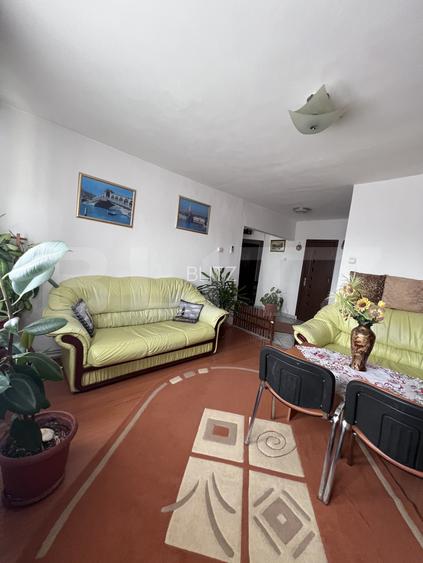Apartament 3 camere, 65 mp, zona Materna