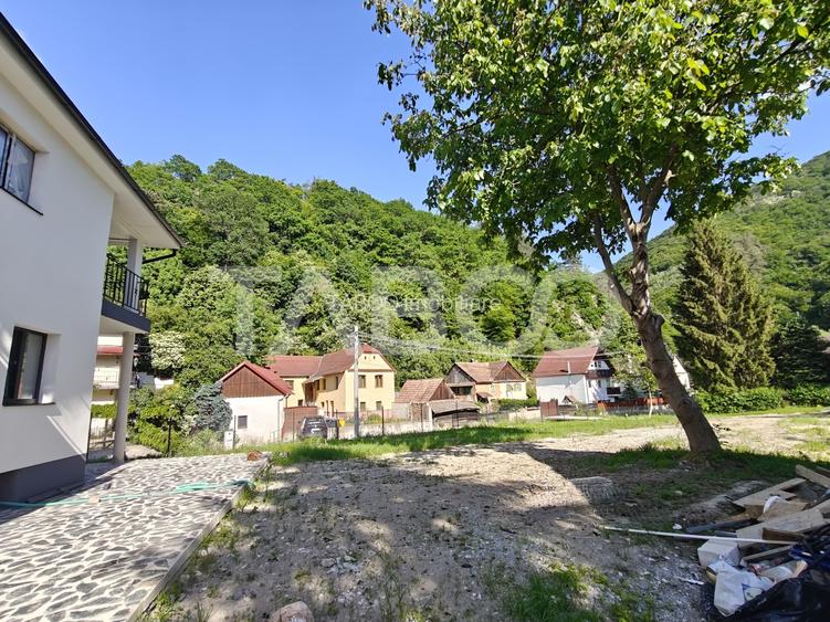 Casa spatioasa - aer curat si priveliste spre munti - teren 1203 mp - 9