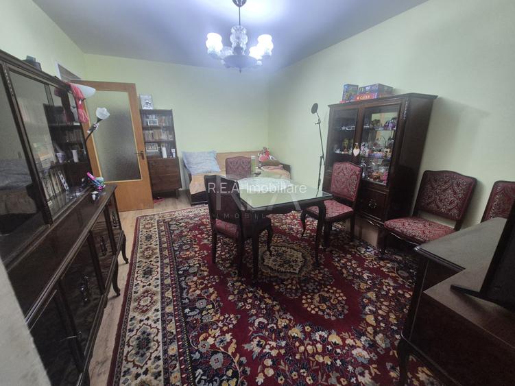 3 camere Titan decomandat, et. 1, an 1979, 70 mp, renovat - 2