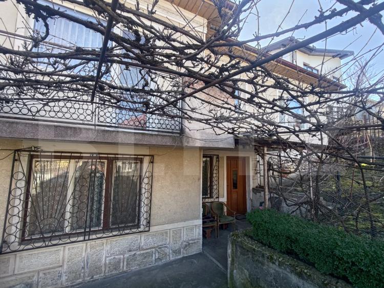 Oportunitate ! Casă renovabilă, 176 mp, teren de 530 mp, zona Andrei Mureșanu!