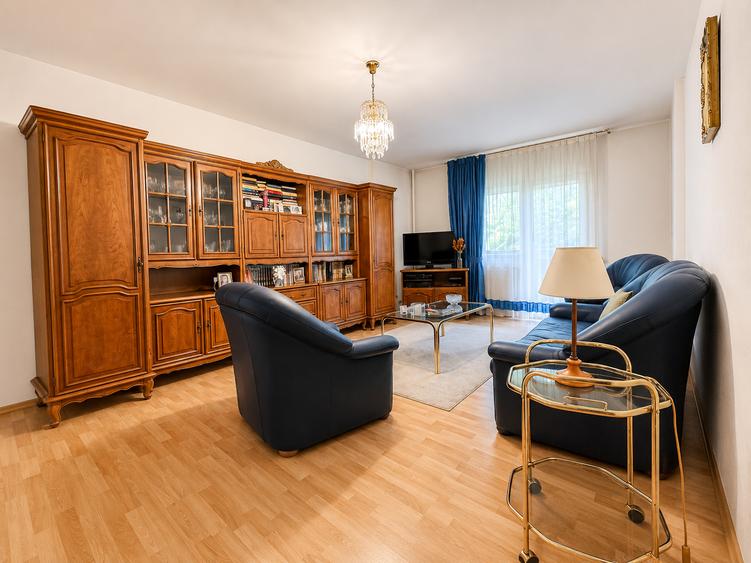 Vânzare trei camere Calea Văcărești Tineretului