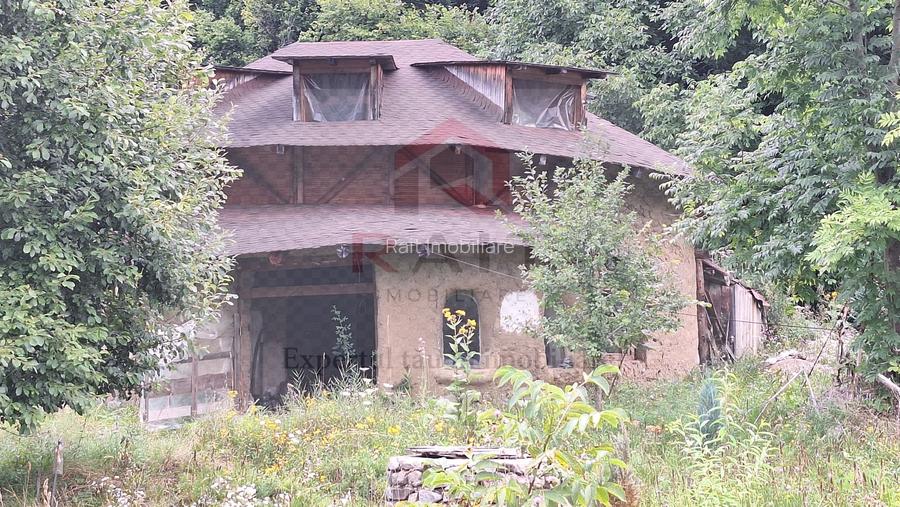 Casă individuală 6 camere de vânzare Brăduleț Argeș Complex Cabane - 2