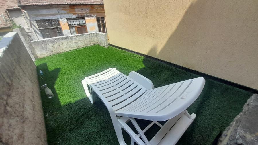 Apartament la casă cu 2 camere, suprafață utilă 64 mp, zona centrală