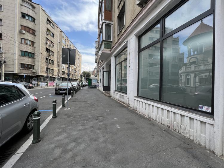 Spatiu comercial situat central, cu vitrina & vizibilitate. Ideal Investitie