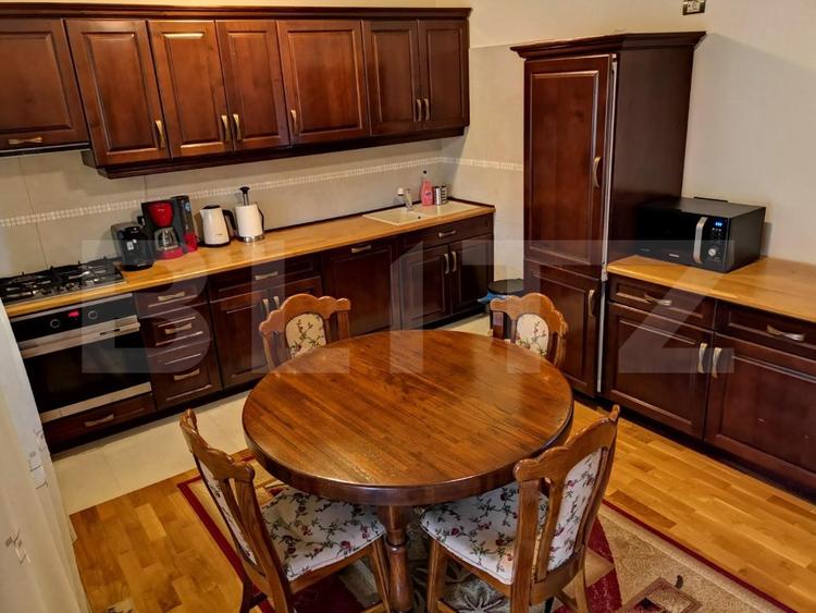 Casă de vanzare, cu 6 camere, 379 mp, zona Oarda de Sus