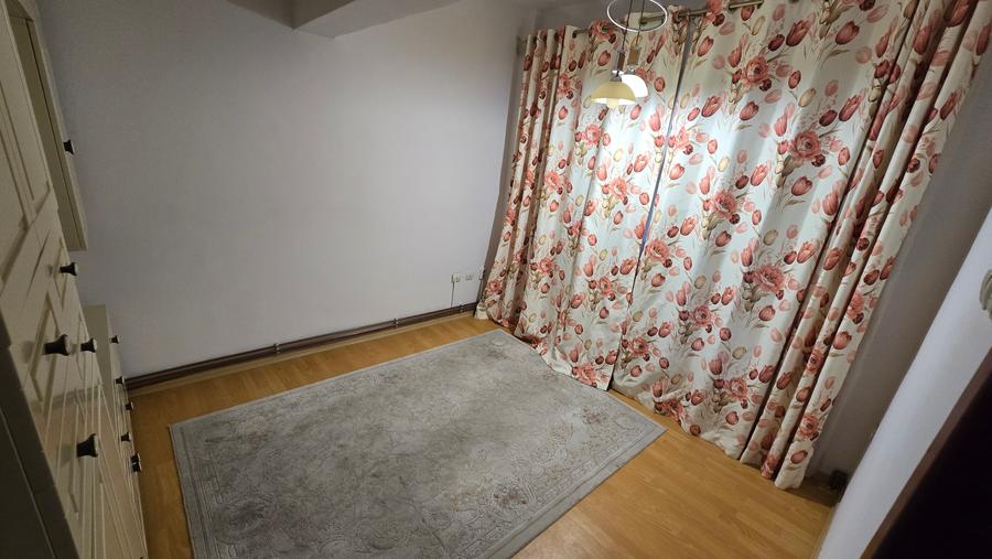 Apartament 4 camere de vanzare, etajul 1, Focsani