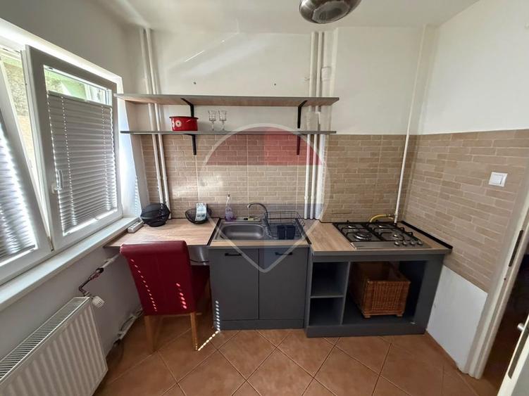 Apartament cu 2 camere de închiriat - Zona Central