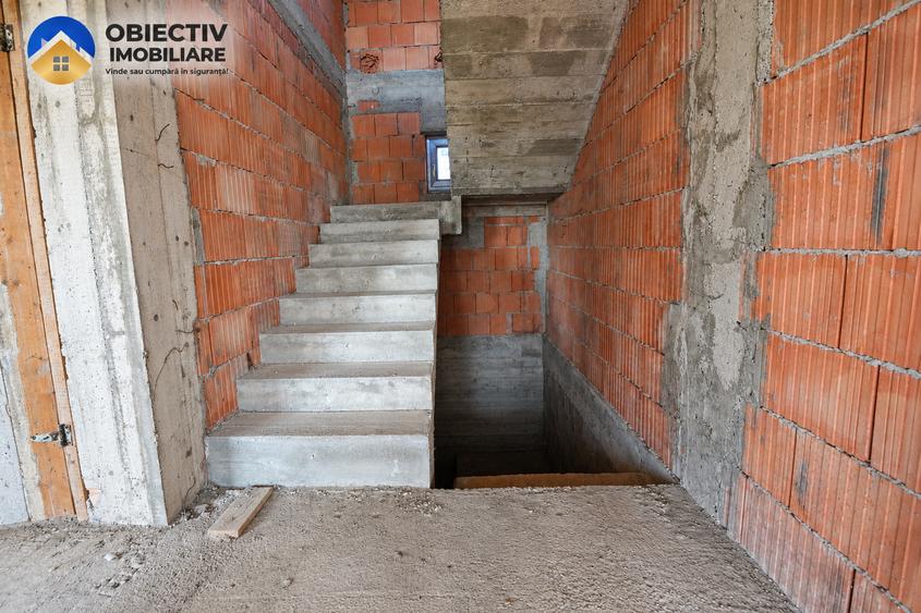 Vila la rosu si teren 500 mp de vânzare , Zona Fermelor