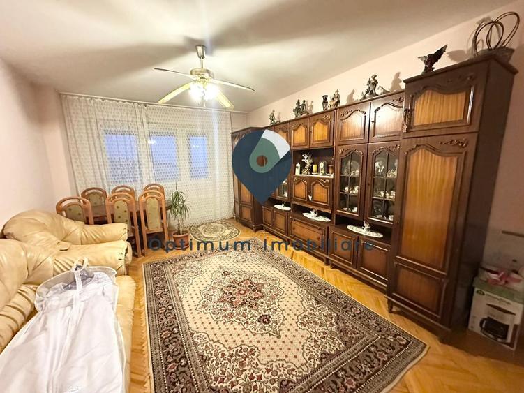 Apartament cu 3 camere, 80 mp utili, etaj intermediar in Zorilor !