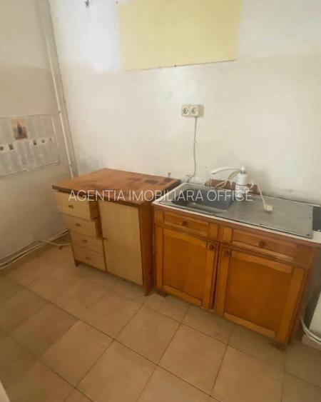Luminisului garsoniera etaj 1 pret 22900 eur - 3