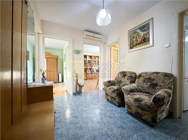 Apartament 3 camere de inchiriat – Bacau, Str. Panselelor
