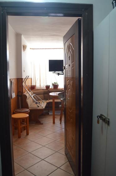 Busteni-Apartament cu doua camere et 2
