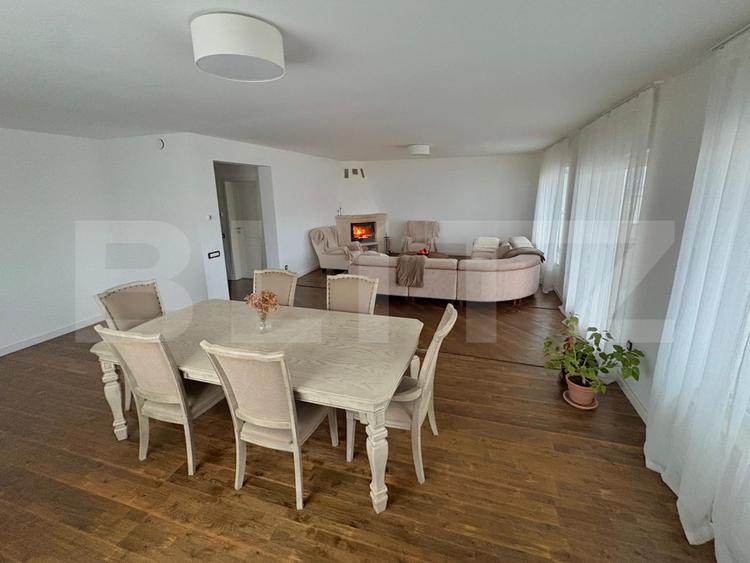 Penthouse cu 4 camere, 165 mp, terasa de 150 mp, 2 parcari, zona Stejarului