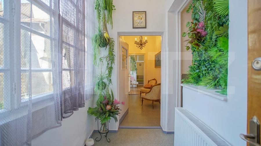 Apartament in vila , 3 camere Zona Centrala cu pivnita , baie ,balcon mare