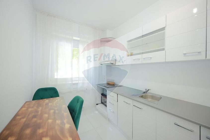 Apartament cu 2 camere decomandate de închiriat – Prima Universității