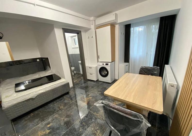 Apartament 1 camera, decomandat, etaj 1/4, zona Palas