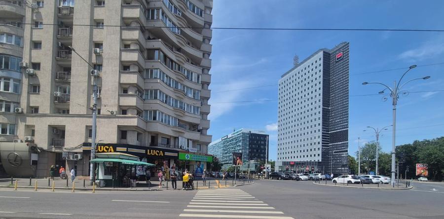 Piata Victoriei, birouri sau locuinta, etaj 1