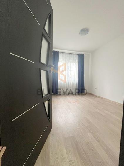 Apartament 3 camere etaj 1, zona centrala!