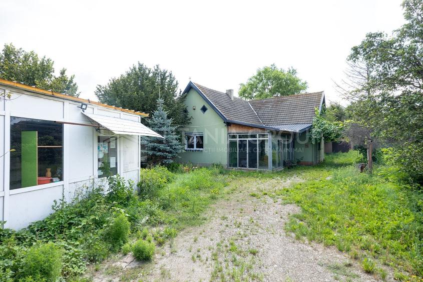 Casă cu teren 2.200 mp și deschidere la DN13 | Zonă mixtă | Brașov, Stupini