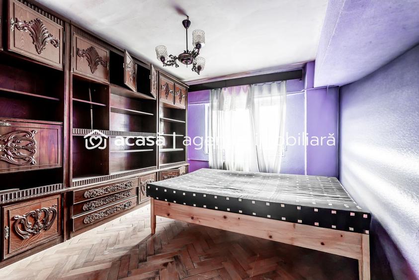 Apartament spatios in centrul orasului Chisineu Cris