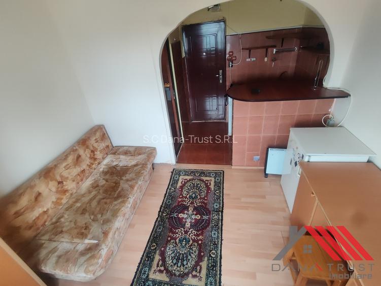 Complexul Studentesc - Garsoniera  17 mp - 170 euro - 6