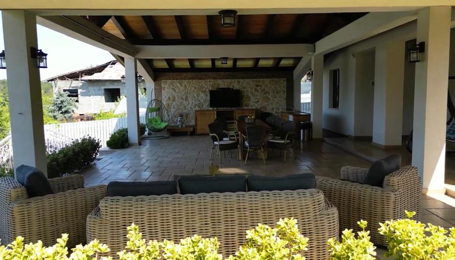 BRANESTI-VILA SUPERBISSIMA,LA LAC,PISCINA,FANTASTICA,UNICAT,700000 EURO