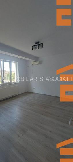 Apartament 2 Camere de Vânzare în Compozitori | Decomandat | 55 mp - 19